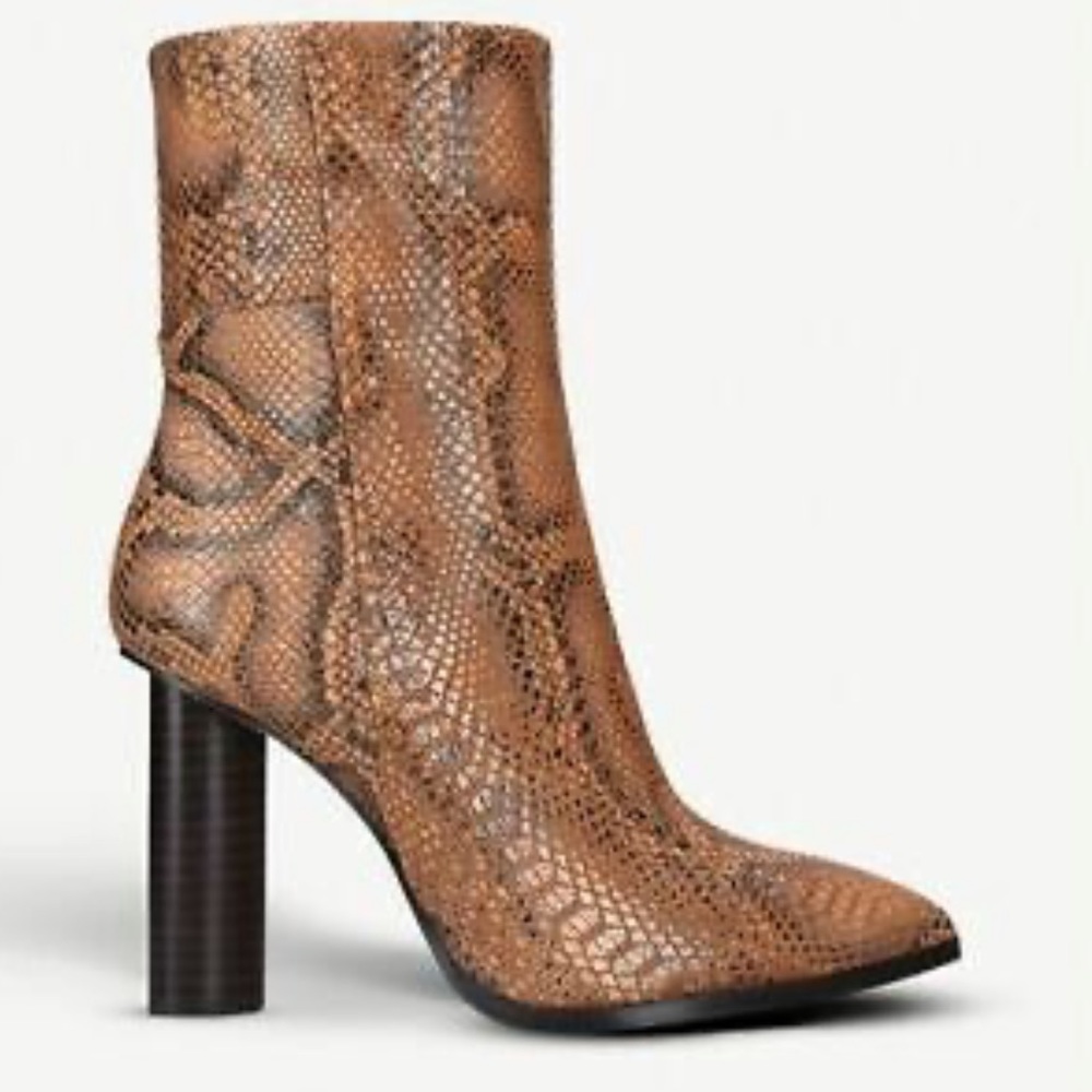 NWT PAIGE Kaylee Snakeskin Zip Ankle Boot